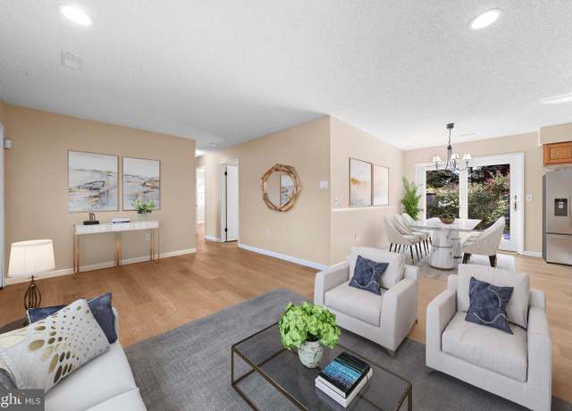 Property at 43 Walnut St, Little Egg Harbor Twp, NJ 08087, 3 beds, 1.5 baths