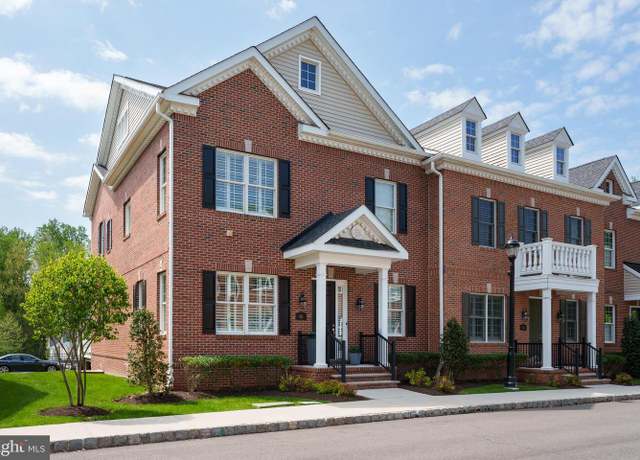 Property at 66 Creekview Ln, Yardley, PA 19067, 3 beds, 3.5 baths