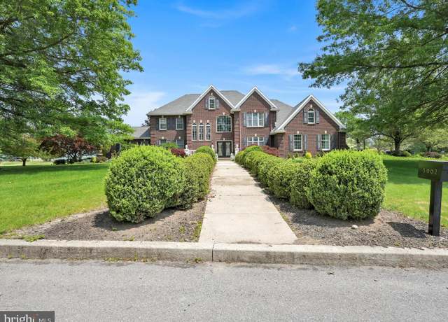 Property at 3002 Ridgeview Dr, Orwigsburg, PA 17961, 5 beds, 3.5 baths