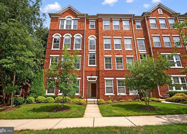 Property at 3006 Rittenhouse Cir #28, Fairfax, VA 22031, 3 beds, 2.5 baths