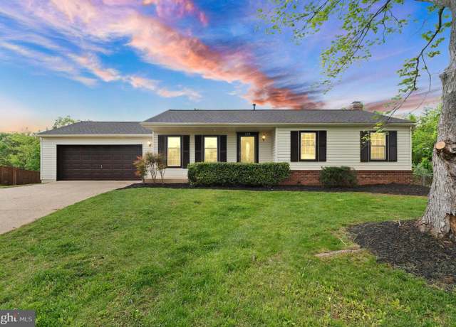 Property at 239 N Cameron Ct, Sterling, VA 20164, 3 beds, 3 baths