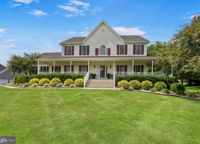 Property at 832 Eastland Dr, Charles Town, WV 25414, 5 beds, 4.5 baths