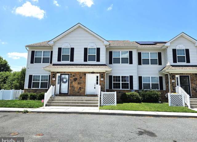 Property at 73 Toscano Dr, Smyrna, DE 19977, 3 beds, 2.5 baths