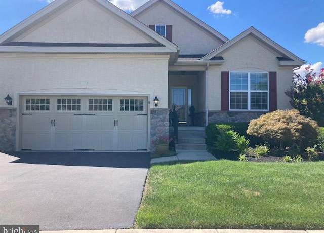 Property at 12 Broadview Dr, Medford, NJ 08055, 3 beds, 2.5 baths