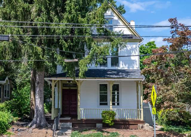 Property at 2339 Perkiomen Ave, Reading, PA 19606, 4 beds, 1.5 baths
