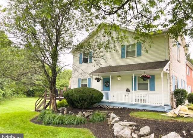 Property at 1137 Nanroc Dr, Mechanicsburg, PA 17055, 3 beds, 2 baths