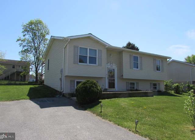 Property at 1078 Celeste Dr, Shippensburg, PA 17257, 3 beds, 2 baths