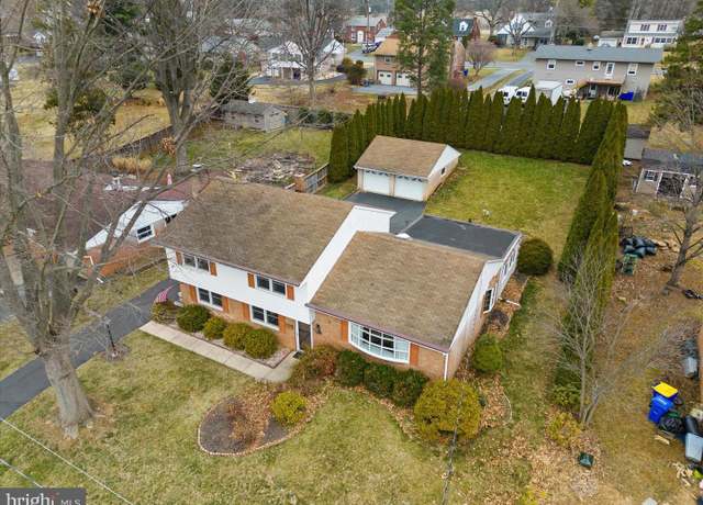 Property at 436 Manor View Dr, Millersville, PA 17551, 4 beds, 2.5 baths