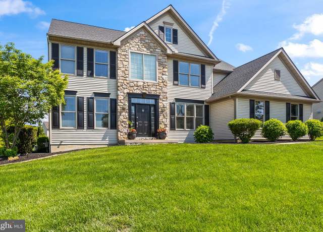 Property at 248 Wolgemuth Dr, Lancaster, PA 17602, 4 beds, 2.5 baths
