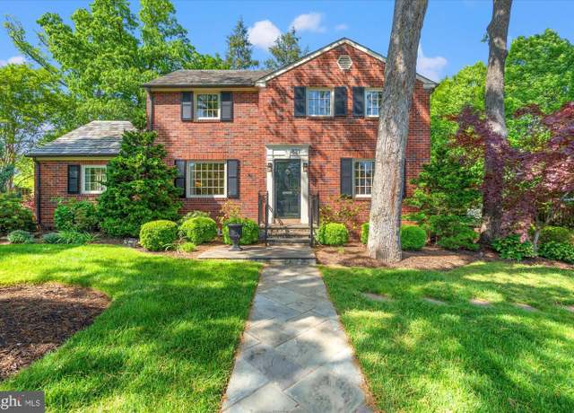 Property at 821 Chalfonte Dr, Alexandria, VA 22305, 3 beds, 2.5 baths
