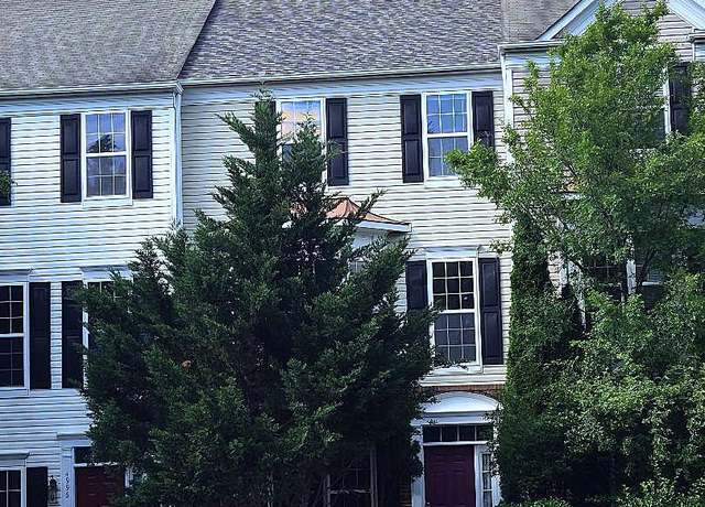 Property at 4994 Centreville Farms Rd, Centreville, VA 20120, 3 beds, 3 baths