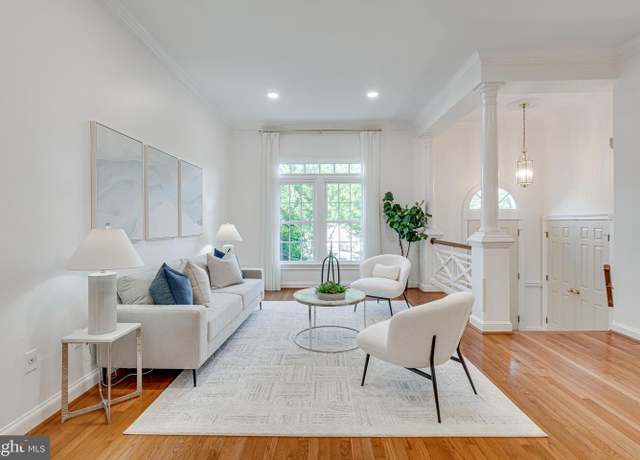 Property at 2153 Wolftrap Ct, Vienna, VA 22182, 3 beds, 3.5 baths