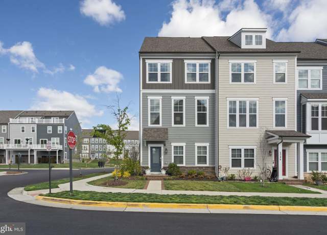 Property at 1796 Hickory Woods Rd, Dumfries, VA 22026, 5 beds, 3.5 baths