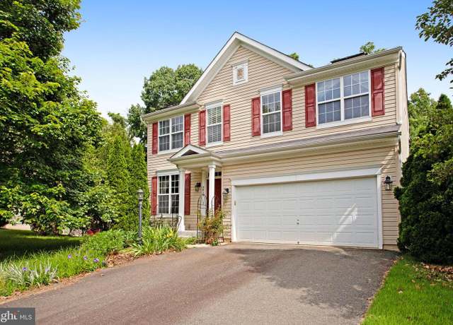 Property at 2416 Neabsco Creek Ct, Woodbridge, VA 22191, 5 beds, 3.5 baths