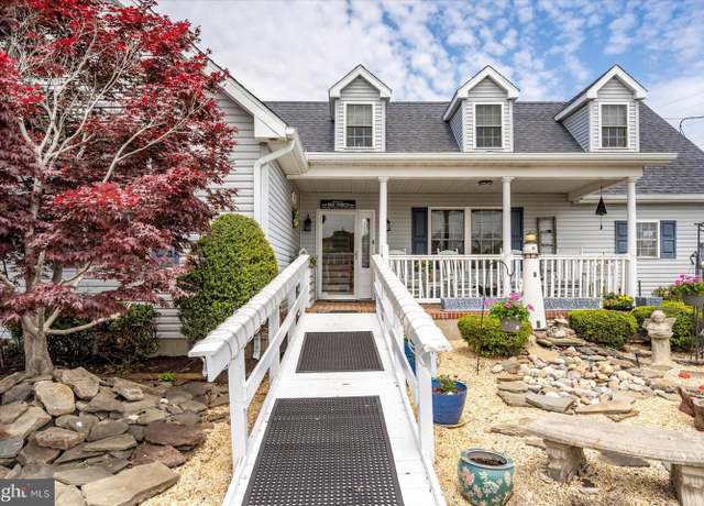 Property at 38967 Willow Ln, Fenwick Island, DE 19944, 5 beds, 4 baths
