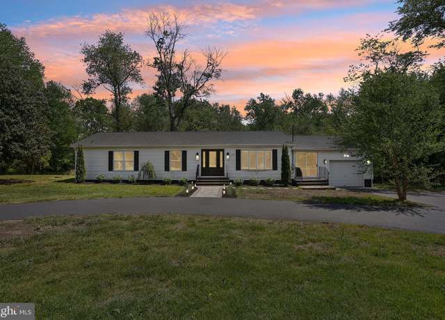 Property at 302 Fenwick Rd, Pilesgrove, NJ 08098, 3 beds, 2 baths