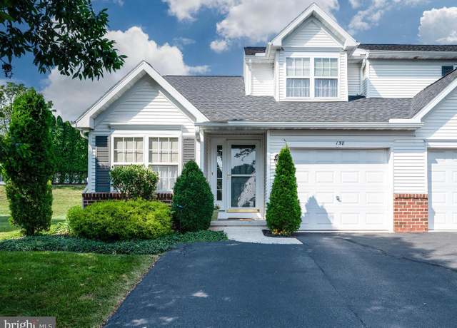 Property at 158 Waterford Ln, Reading, PA 19606, 3 beds, 2.5 baths