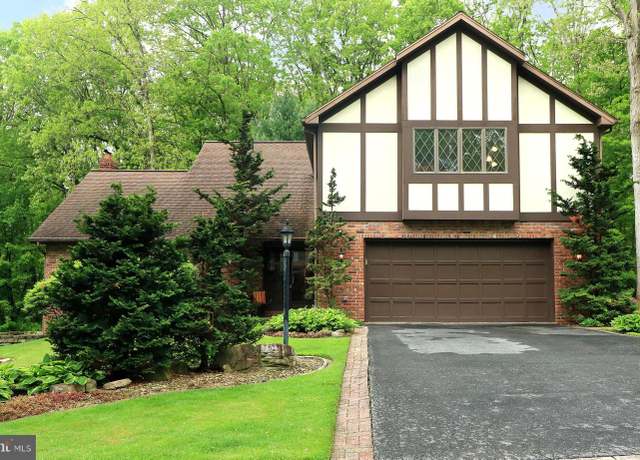 Property at 685 Berkshire Dr, State College, PA 16803, 4 beds, 3 baths