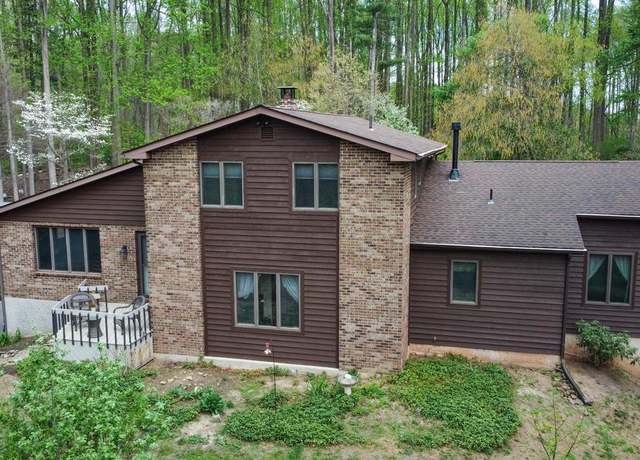 Property at 3702 Coventryville Rd, Pottstown, PA 19465, 5 beds, 3.5 baths