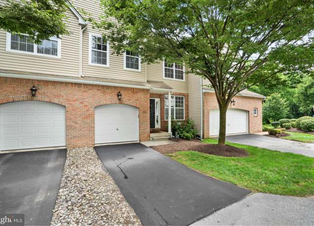 Property at 263 E Hillcrest Ave, West Grove, PA 19390, 3 beds, 2.5 baths