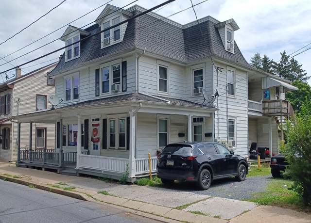 Property at 43 W Ferdinand St, Manheim, PA 17545, 5 beds, 1 bath