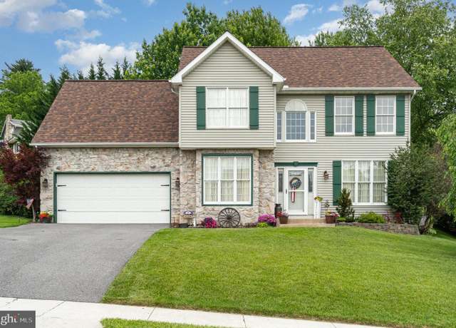 Property at 412 Hemlock Dr, New Cumberland, PA 17070, 4 beds, 2.5 baths
