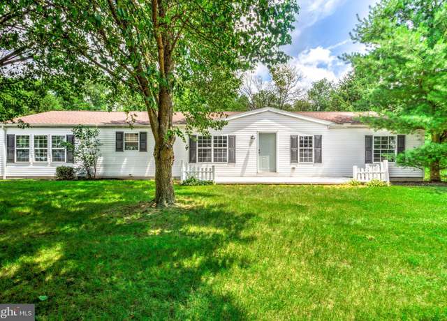 Property at 16899 Overview Ln, Stewartstown, PA 17363, 4 beds, 2.5 baths