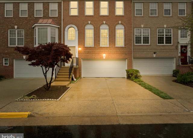 Property at 9332 Branch Side Ln, Fairfax, VA 22031, 4 beds, 3.5 baths