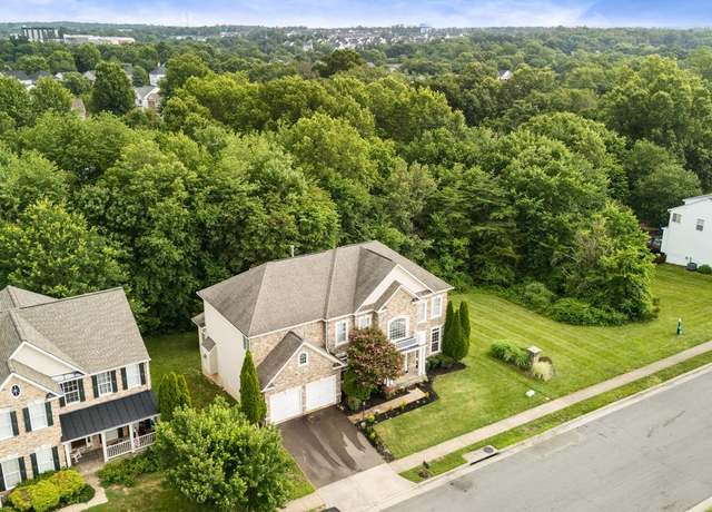 Property at 12028 Paper Birch Ln, Gainesville, VA 20155, 6 beds, 4.5 baths