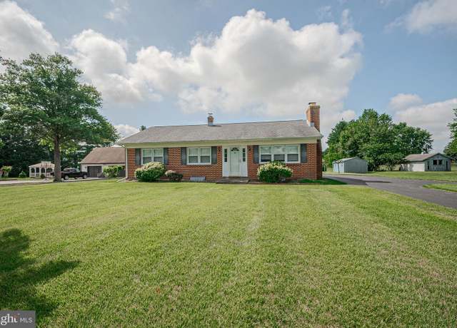 Property at 226 Acorn Dr, Middletown, DE 19709, 3 beds, 2 baths