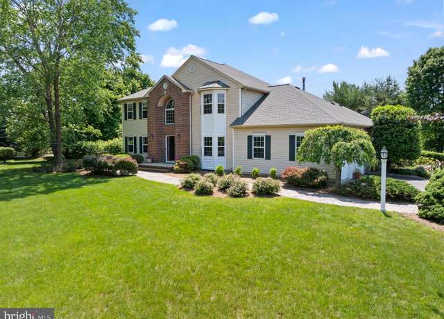 Property at 1 Yeger Dr, Allentown, NJ 08501, 5 beds, 3.5 baths