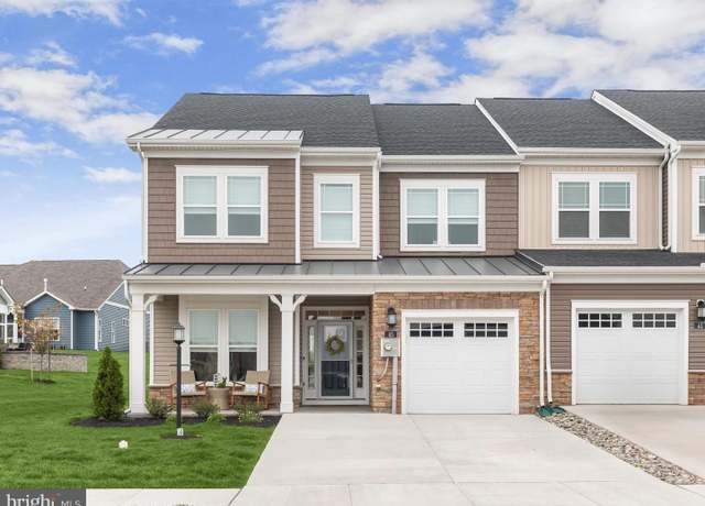 Property at 45 Rocky Green Ln, Gettysburg, PA 17325, 4 beds, 2.5 baths