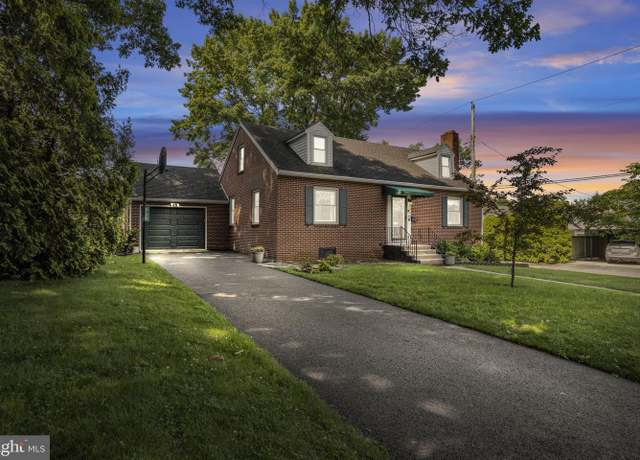 Property at 930 Nelson St, Chambersburg, PA 17201, 4 beds, 2.5 baths