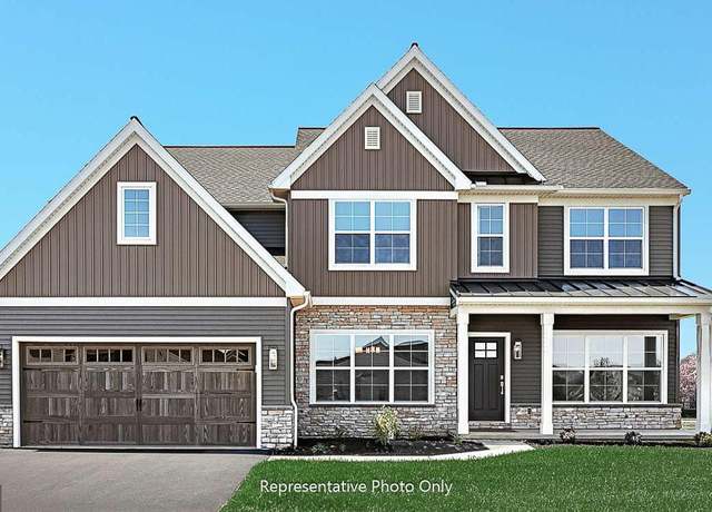 Property at 14 Betony Ln, Lebanon, PA 17042, 4 beds, 3.5 baths