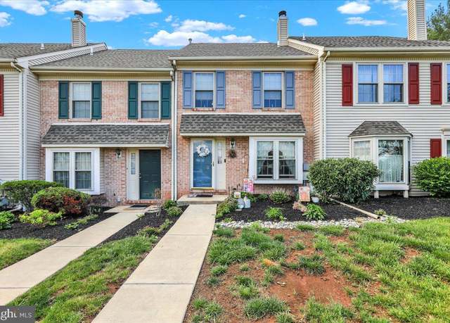 Property at 102 Maple Glen Cir, Pottstown, PA 19464, 2 beds, 1.5 baths