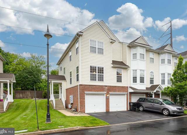 Property at 19 Cameron Ct, Royersford, PA 19468, 3 beds, 2.5 baths