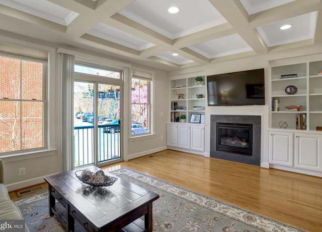 Property at 2537 S Kenmore Ct, Arlington, VA 22206, 3 beds, 3.5 baths