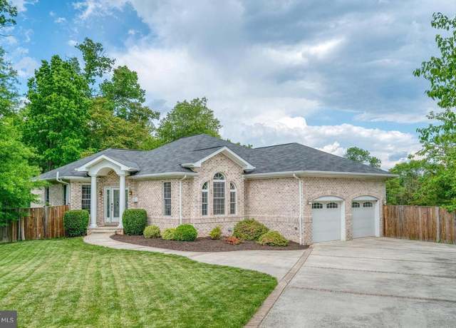 Property at 5712 Glenmullen Pl, Alexandria, VA 22303, 5 beds, 3.5 baths