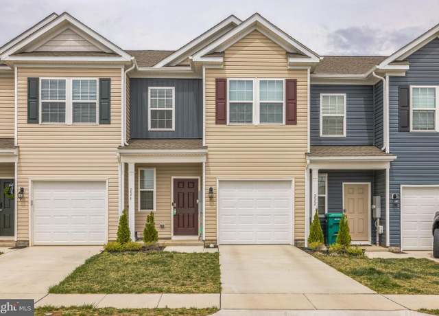 Property at 226 Baker Dr, Luray, VA 22835, 3 beds, 2.5 baths