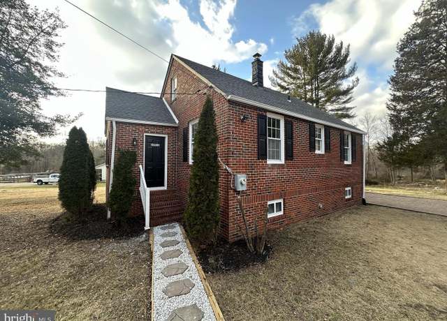 Property at 10516 Bird River Rd, Middle River, MD 21220, 2 beds, 1.5 baths