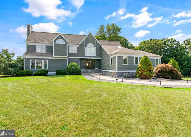 Property at 15501 Bushy Tail Run, Woodbine, MD 21797, 7 beds, 4.5 baths