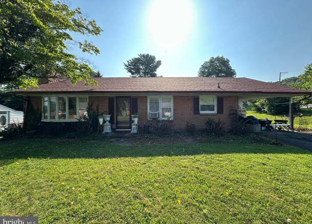 Property at 1 N Clifton Dr, Williamsport, MD 21795, 3 beds, 2 baths