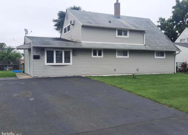 Property at 7 Wildflower Rd, Levittown, PA 19057, 4 beds, 2 baths