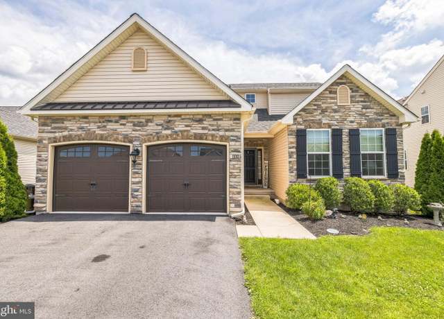 Property at 1100 Meadowview Dr, Quakertown, PA 18951, 3 beds, 3 baths