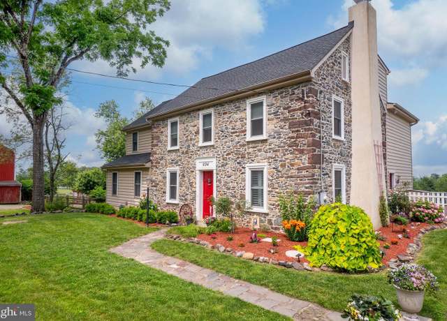 Property at 694 Ridge Rd, Telford, PA 18969, 4 beds, 3.5 baths
