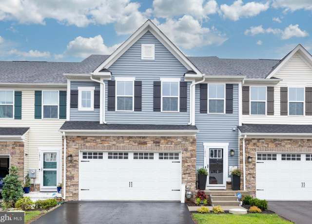 Property at 1054 Moscariello Ln, Royersford, PA 19468, 3 beds, 2.5 baths