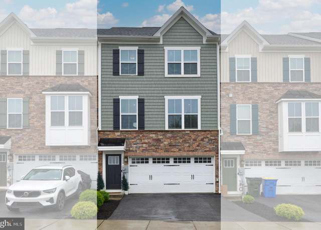 Property at 1032 Rosecroft Ln #15, York, PA 17403, 3 beds, 2.5 baths