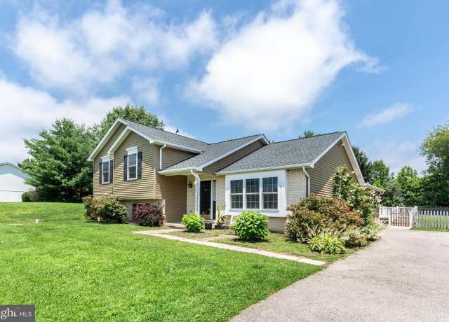 Property at 102 Heritage Dr, Hanover, PA 17331, 6 beds, 4 baths