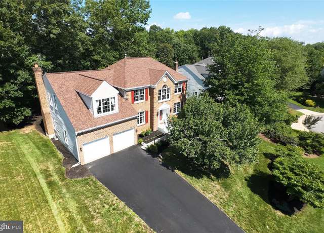 Property at 13123 Willow Edge Ct, Clifton, VA 20124, 5 beds, 4.5 baths