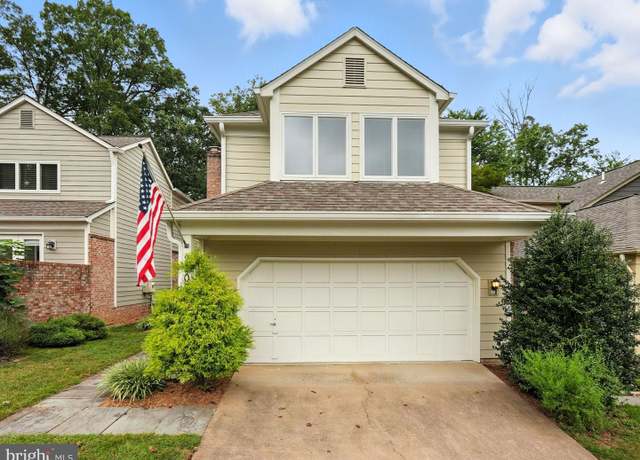 Property at 2907 Elmtop Ct, Oakton, VA 22124, 3 beds, 3.5 baths
